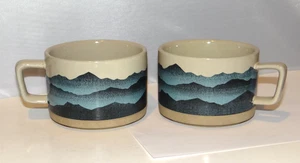Juego de 2 tazones de sopa con mango de gres Blue Mountains DEMDACO LIFT THE SPIRIT - Imagen 1 de 8