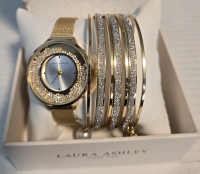 Reloj para mujer Laura Ashley Bling pulseras conjunto de regalo precio de venta sugerido por el fabricante $495 color dorado Foto 1 de 4