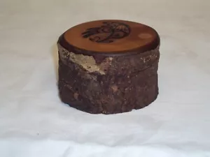 Caja con tapa giratoria hecha a mano firmada por Bill Helin nativa americana de Canadá - Imagen 1 de 7