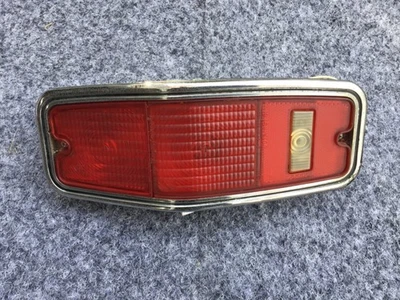 1984-1991 Jeep Grand Wagoneer Tail Light Assembly w/ Wire Harness OEM - Изображение 1 из 2