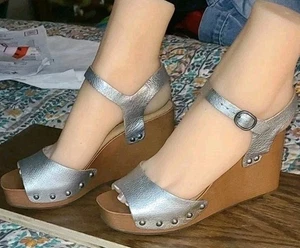 Lucky Brand Leather Zashti Wedge Sandals Size 6M Silver Studded Ankle Strap - Picture 1 of 5