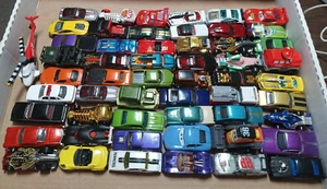 Lote de 55 Hot Wheels/Machbox/Varios Otros Coches Modelo Die Cast Sueltos Usados - Imagen 1 de 5