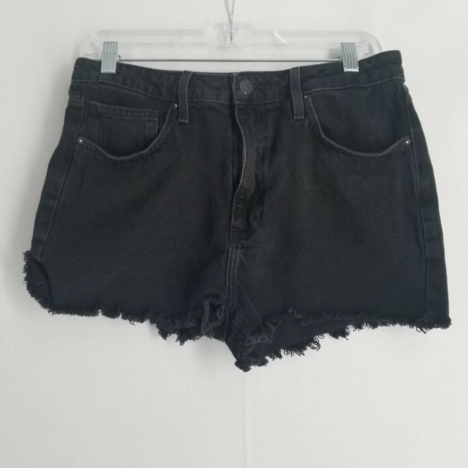 Forever 21 Los Angeles Size 30 Black Shorts Shorts   - Image 1 of 4