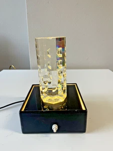 Glasobjekt (16 cm) mit Lichtsockel (6,5cm) von Gernot Schluifer - Bild 1 von 8