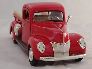 MOTORMAX 1940 FORD PICKUP RED 1:24 SCALE - Picture 1 of 10