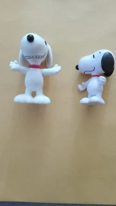 2 Snoopy (peanuts) Plastic Toy Figures - Picture 1 of 2