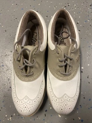 Un par de zapatos de golf Wilson Pro-Staff Contour para mujer. Talla 6,5  Foto 1 de 4