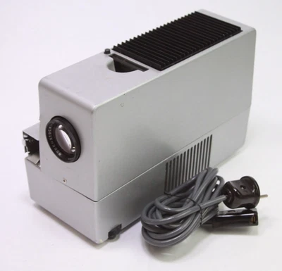 Proyector de diapositivas Braun vintage hecho en Alemania sin probar LEER Foto 1 de 4