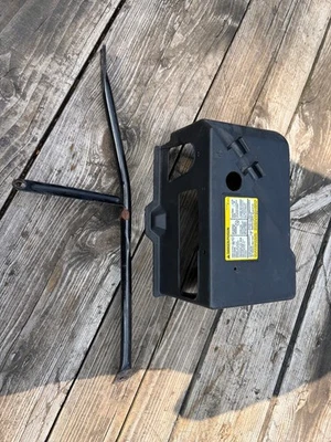 2004-2007 Buick Rainier Complete Battery Box Mount Tray With Hold Down Oem 5.3l - Изображение 1 из 3