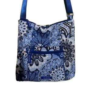 Vera Bradley Blue Star Medallion Hipster Crossbody Blue & White Quilted Purse - Picture 1 of 9