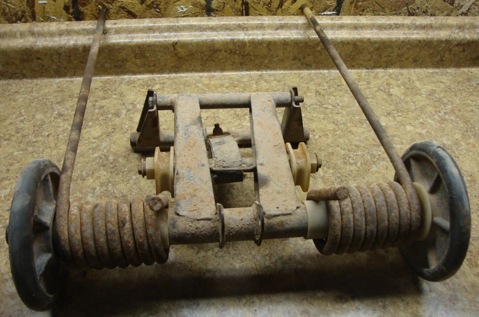 Moto de nieve Yamaha XL540 SRV 540 XL-V SR-V 1985 eje de rodillo ralentí ruedas resorte Foto 1 de 1