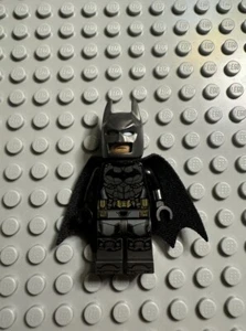 Lego Super Heroes Batman (Perla Armatura Grigio Scuro) Minifigure 76112 - Foto 1 di 6