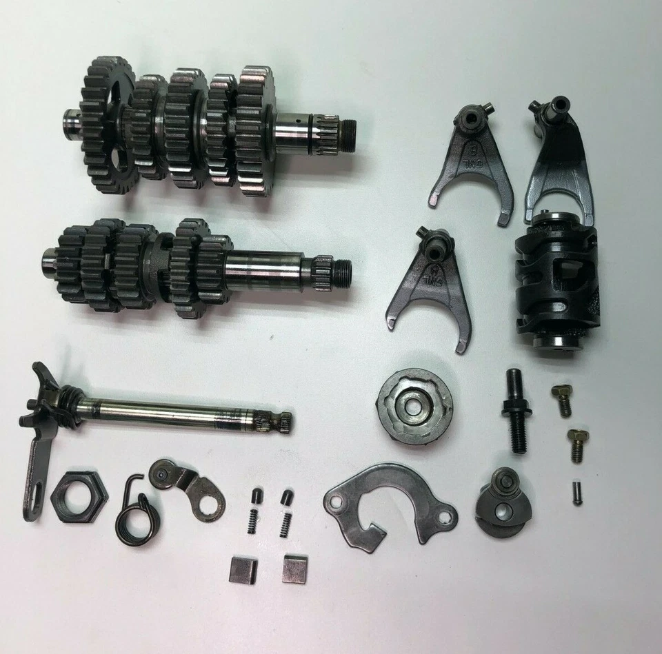 2005 Yamaha YZ250F YZ 250F OEM Bottom End Transmission Gear Box Fits 2002 - 2007 - Image 1 of 4