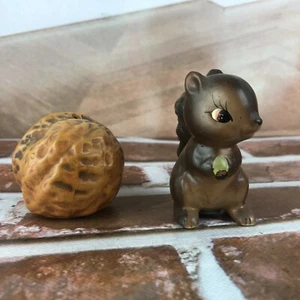 Vintage Squirrel w Walnut Salt and Pepper Shaker - Picture 1 of 7