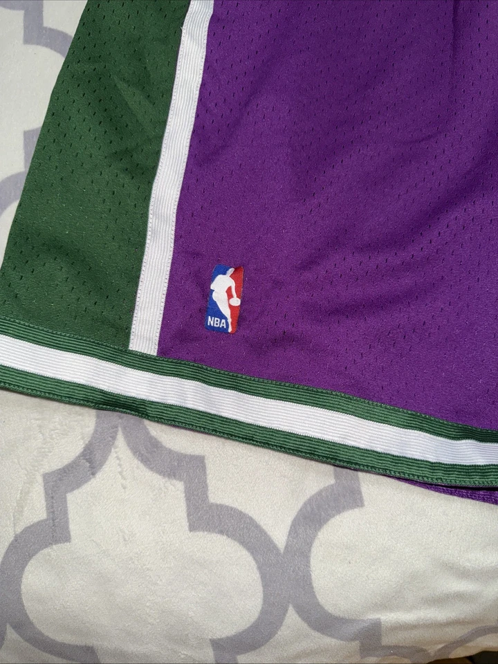 Pantalones Cortos Mitchell & Ness NBA Milwaukee Bucks Swingman Road 00-01 Nuevos Foto 1 de 4