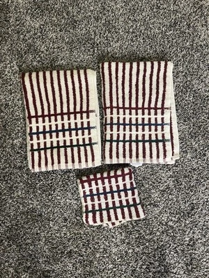 Juego de dos toallas de mano Martex Cotton Terrycloth ~ rojo blanco rayas un paño Foto 1 de 4