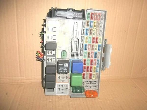 VAUXHALL ASTRA MK4 1998-2004 ZAFIRA MK1 1999-2005 BAJO TABLERO CAJA DE FUSIBLES 24412497 - Imagen 1 de 1