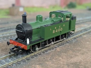 Hornby R130 3F Class 3F 0-6-0T 8400 in LNER Green - Picture 1 of 7