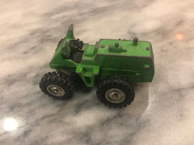 Колесный погрузчик Tomica масштаб 1:79 - Изображение 1 из 1