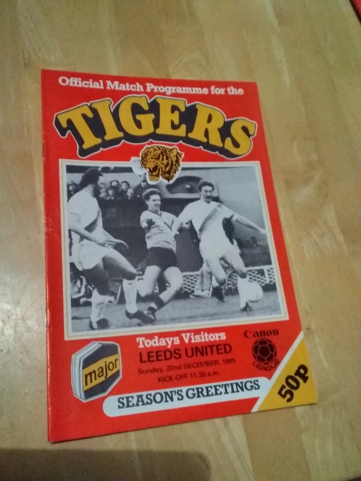 1985/86 HULL CITY V LEEDS UNITED UTD - Image 1 of 1
