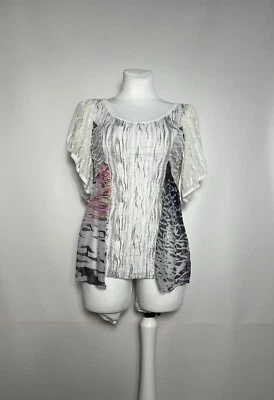 Save The Queen Women's Top Blouse Short Sleeve Ruffled Abstract Size M - Image 1 of 4