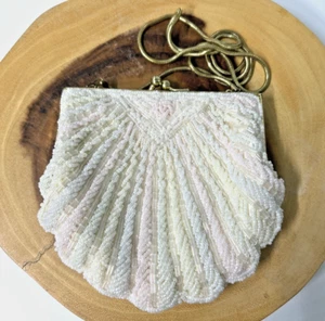 Cartera de noche bandolera forrada de satén con cuentas vintage La Regale  - Imagen 1 de 6