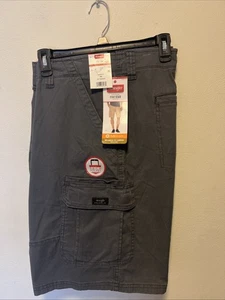Wrangler Cargo Relaxed Fit  Men's Shorts Gray Size 44 NWT - Picture 1 of 8