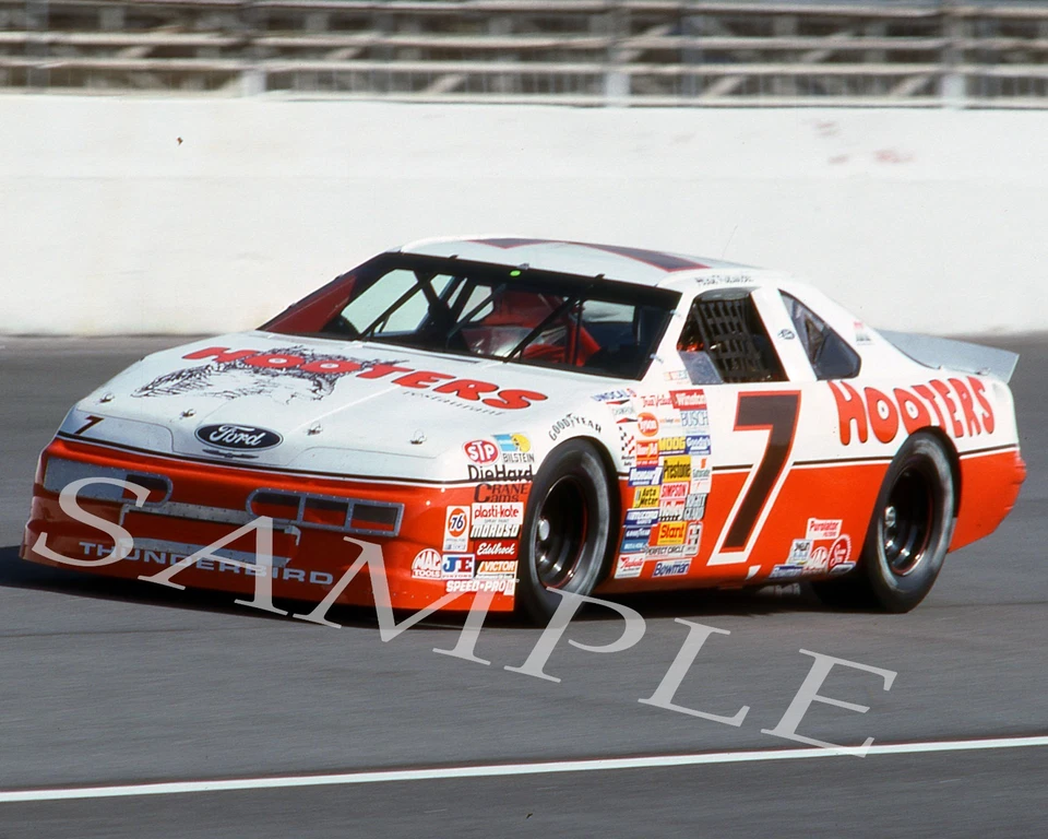 FOTO BRILLANTE ALAN KULWICKI 1991 #7 HOOTERS FORD CARRERAS EN PISTA EN ATLANTA 8X10 Foto 1 de 1