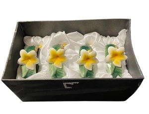 Porta tovaglioli porcellana Alii Hawaii plumeria fiore giallo nuovo senza etichette vintage pranzo - Foto 1 di 4