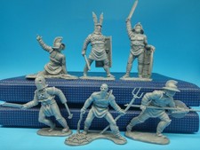 plastic spartan toy soldiers