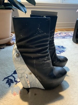 $2.2K KENZO (40/US10) Black White Marble Print Leather Wedges — 第 1/4 张图片