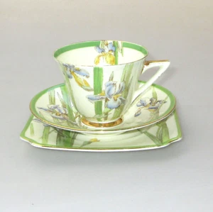 Royal Doulton - Iris No V1346 Trio - Picture 1 of 8