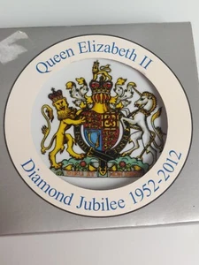Queen Elizabeth II Diamond Jubilee 1952-2012 Souvenir Ceramic Plate New & Boxed - Picture 1 of 8