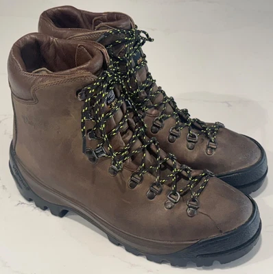 VINTAGE MADE IN ITALY VASQUE MOUTAINEERING BOOTS CRAMPON COMPATIBLE-MEN'S 10N - Image 1 of 4
