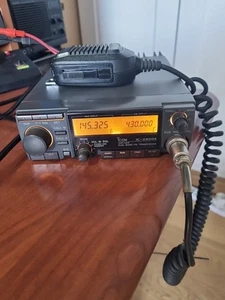 Ricetrasmettitore VHF/UHF Icom IC-2400E - Imagen 1 de 6