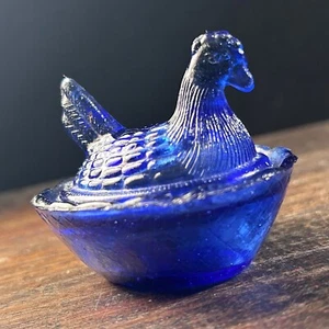 Vintage Glass Hen on Nest Salt Chick Dish Cobalt Blue Miniature - Picture 1 of 18