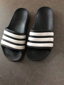 Adidas Kids Black White Slides Sandals Slip On Size 13 - Picture 1 of 5