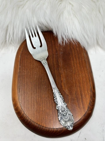 Wallace Sir Christopher Sterling Silver Solid Cold Meat Serving Fork 8" No Mono Cover