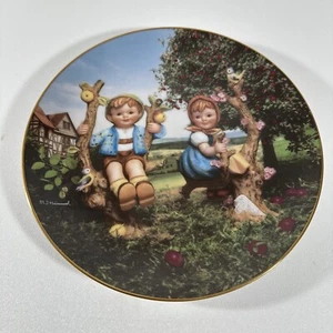 M.I. Plato Hummel Apple Tree Boy & Girl 1989 Danbury como nuevo edición limitada - Imagen 1 de 4