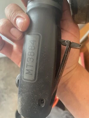 MATCO TOOLS MT3884 AMOLADORA ANGULAR NEUMÁTICA 4-1/2" 1 HP Foto 1 de 3