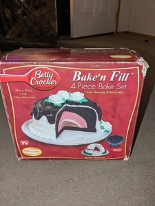 Betty Crocker Juego de 4 Piezas Hornear y Rellenar Juego Completo para Hacer Pasteles Nuevo Caja Abierta - Imagen 1 de 5