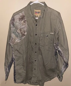 WRANGLER Pro Gear Shooting Shirt Mens XL Camo Shoulder Patch Realtree Hunting - Picture 1 of 8