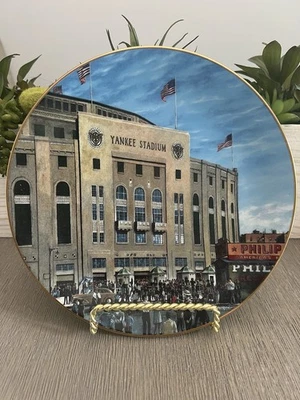 New York Yankee Stadium “The House That Ruth Built’ Baseball Collectors Plate - Image 1 of 3