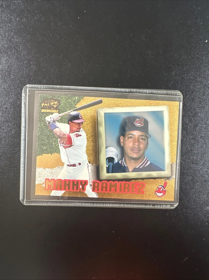 1998 Pacific Invincible - Manny Ramirez #25 With Negative Photo Insert!  - Image 1 of 2