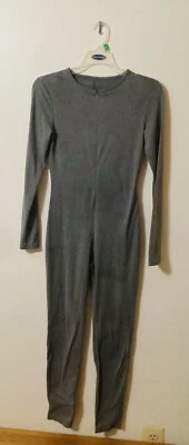 Mono gris manga larga para mujer talla pequeña Foto 1 de 4