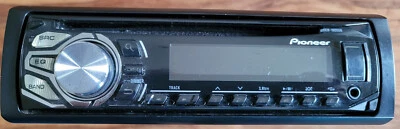 PIONEER DEH-1600UBB Autoradio CD 50Wx4 + AUX + USB + Adapter + Rahmen 10R_040449 - Bild 1 von 3