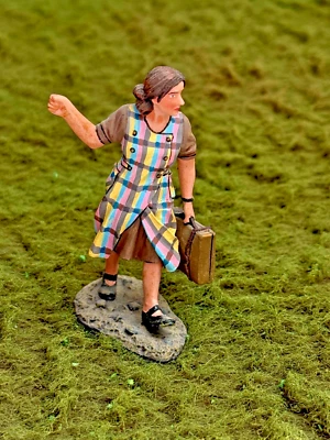 RETIRADO K & C ESCALA 1/30 # FOB100 mujer refugiada conduciendo un caballo con original Caja Foto 1 de 4