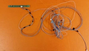 ⭐️⭐️⭐️⭐️⭐️ Parte TV H3E Placa A-1494-138-A con Cables - Imagen 1 de 3