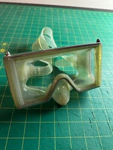 Vintage US DIVERS Wrap Around Diving MASK Tempered Glass Goggles No Tears - Picture 1 of 8