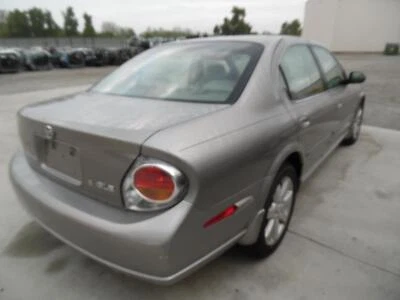 Parachoques trasero usado refuerzo se adapta a: Nissan Máxima 2002 trasero grado A Foto 1 de 4